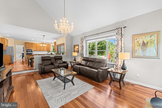 1224 BRIDLE ESTATES DR, Yardley, PA 19067