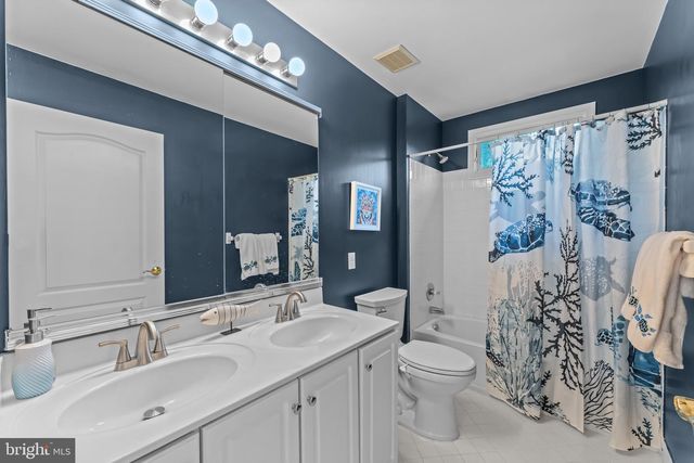 1224 BRIDLE ESTATES DR, Yardley, PA 19067