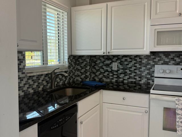646 Snug Harbor Drive H308, Boynton Beach, FL 33435