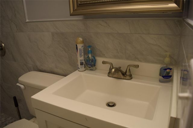 8304 DOT LANE, Orlando, FL 32809