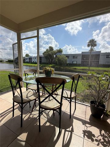 16619 Hemingway Dr, Weston, FL 33326