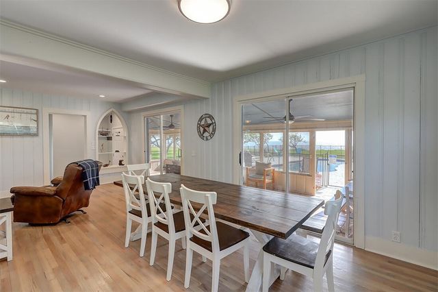 1010 First St, Bayside, TX 78340