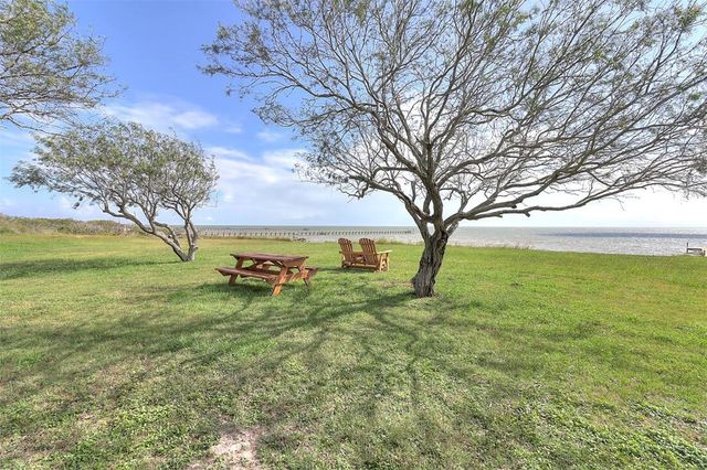 1010 First St, Bayside, TX 78340