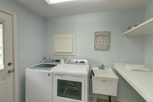 1010 First St, Bayside, TX 78340