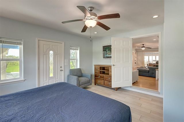 1010 First St, Bayside, TX 78340