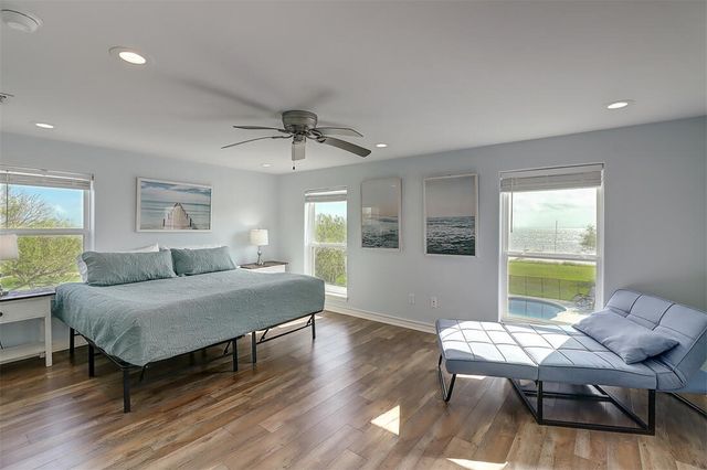1010 First St, Bayside, TX 78340