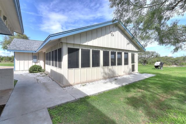 1010 First St, Bayside, TX 78340