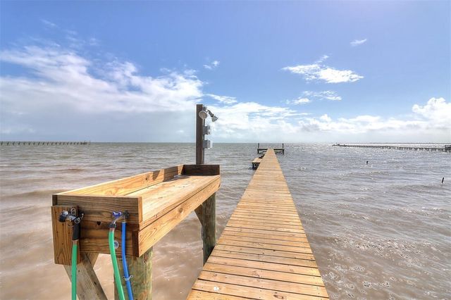 1010 First St, Bayside, TX 78340