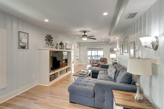 1010 First St, Bayside, TX 78340