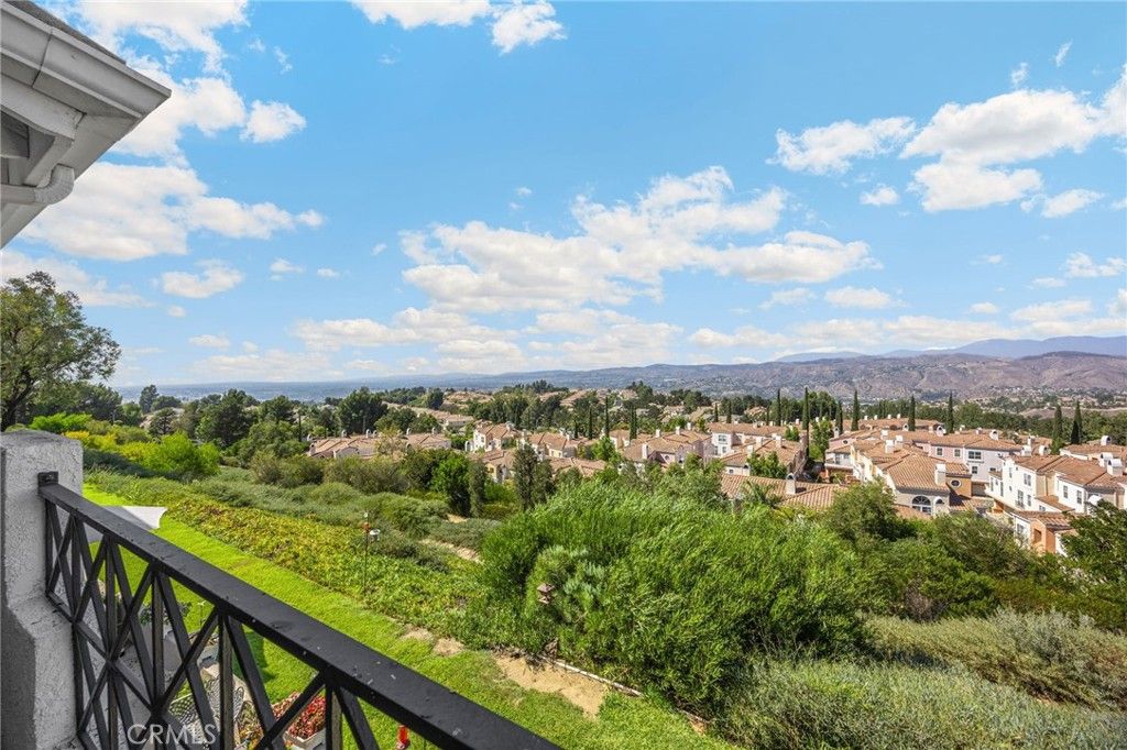 8063 E Sandstone Drive, Anaheim Hills, CA 92808 — photo 4