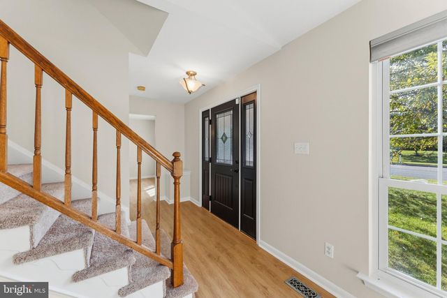 1465 KINGSTREAM DR, Herndon, VA 20170