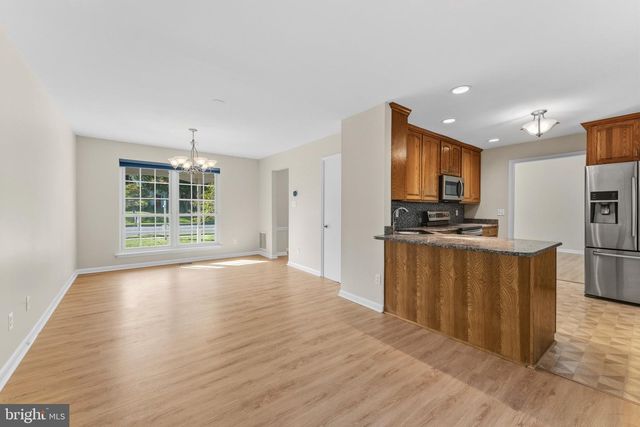 1465 KINGSTREAM DR, Herndon, VA 20170