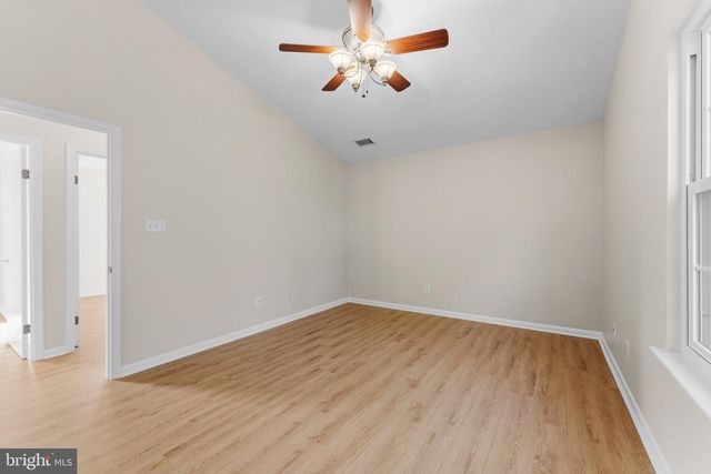 1465 KINGSTREAM DR, Herndon, VA 20170