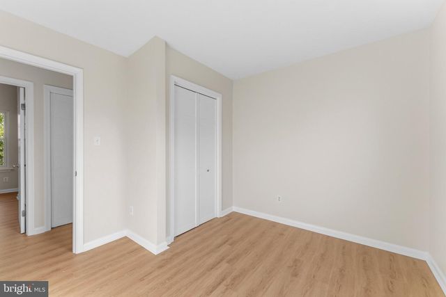1465 KINGSTREAM DR, Herndon, VA 20170