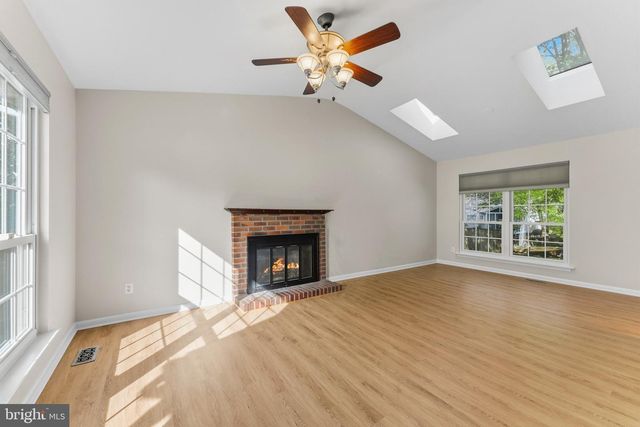 1465 KINGSTREAM DR, Herndon, VA 20170