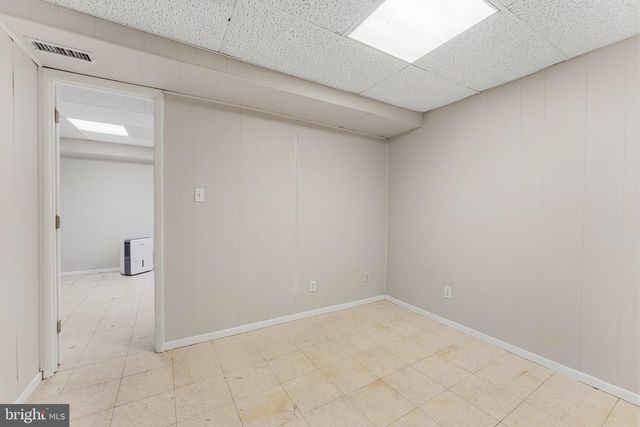 1465 KINGSTREAM DR, Herndon, VA 20170