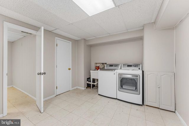 1465 KINGSTREAM DR, Herndon, VA 20170
