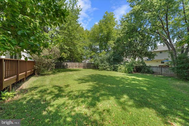 1465 KINGSTREAM DR, Herndon, VA 20170
