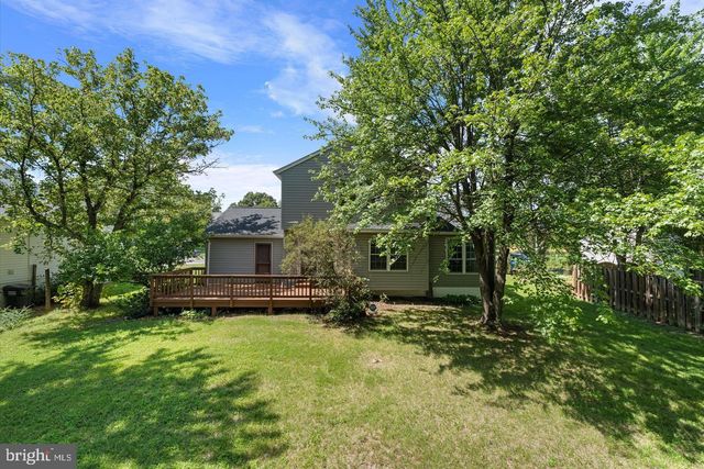1465 KINGSTREAM DR, Herndon, VA 20170