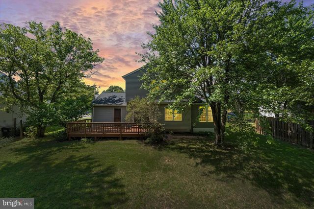 1465 KINGSTREAM DR, Herndon, VA 20170