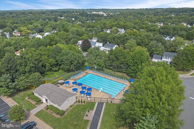 1465 KINGSTREAM DR, Herndon, VA 20170