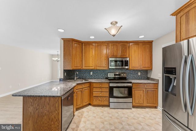 1465 KINGSTREAM DR, Herndon, VA 20170