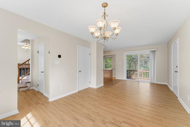 1465 KINGSTREAM DR, Herndon, VA 20170