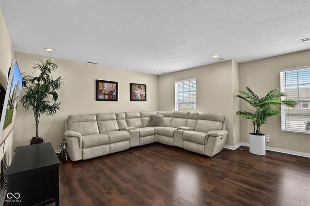 6107 W Brickell Lane, Mccordsville, IN 46055
