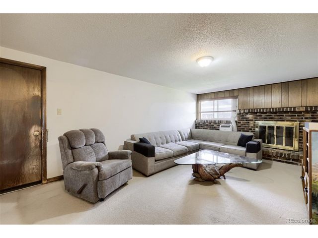 6140 Wright St, Arvada, CO 80004
