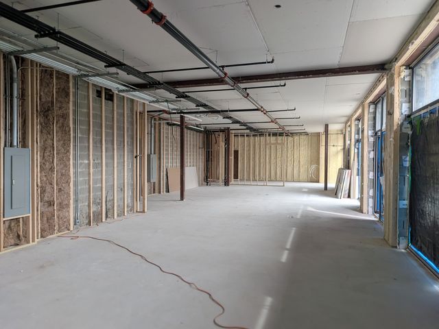 2224 W Grand Avenue, Chicago, IL 60612