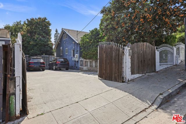 1614 Grafton Street, Los Angeles, CA 90026