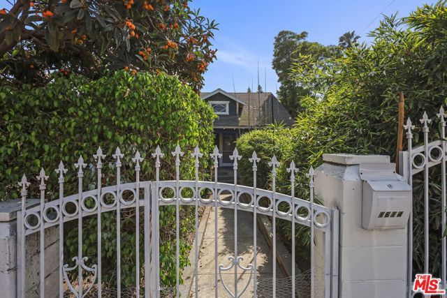 1614 Grafton Street, Los Angeles, CA 90026