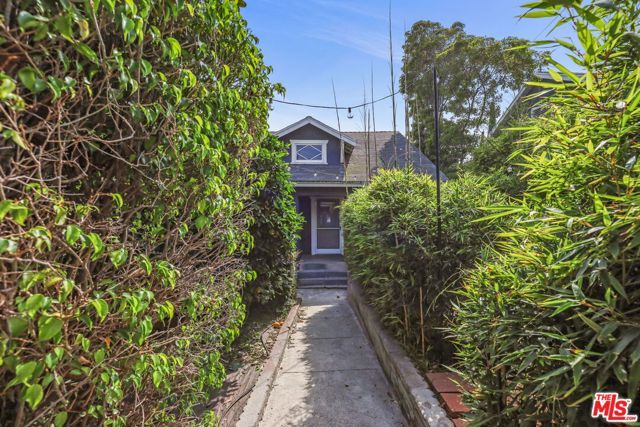 1614 Grafton Street, Los Angeles, CA 90026