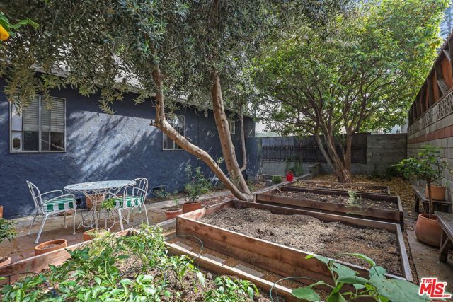 1614 Grafton Street, Los Angeles, CA 90026