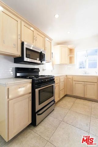 1614 Grafton Street, Los Angeles, CA 90026