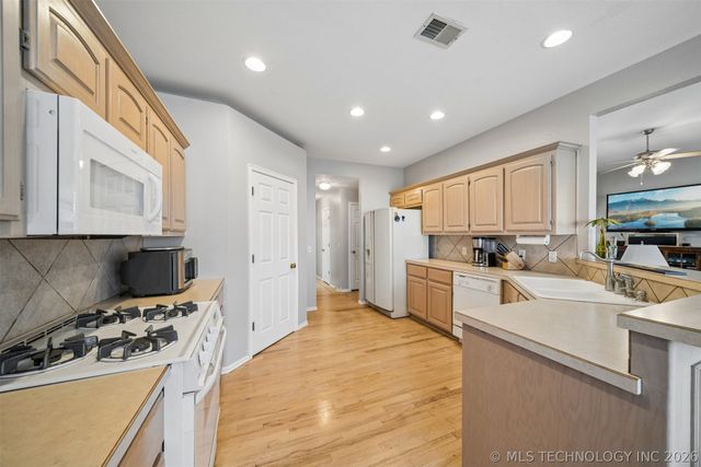 9608 N 100th East Avenue, Owasso, OK 74055