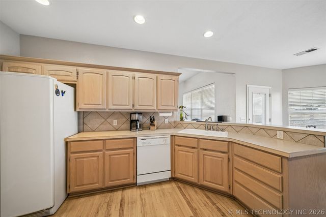 9608 N 100th East Avenue, Owasso, OK 74055