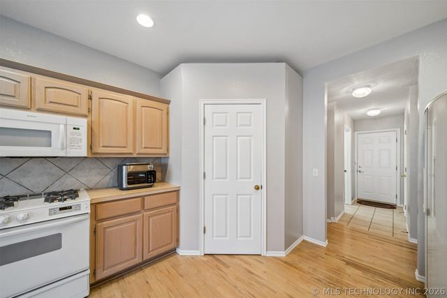 9608 N 100th East Avenue, Owasso, OK 74055