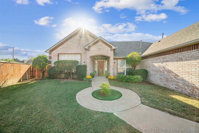 9608 N 100th East Avenue, Owasso, OK 74055