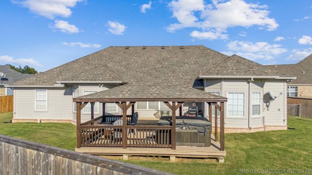 9608 N 100th East Avenue, Owasso, OK 74055