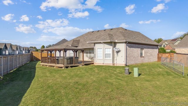 9608 N 100th East Avenue, Owasso, OK 74055