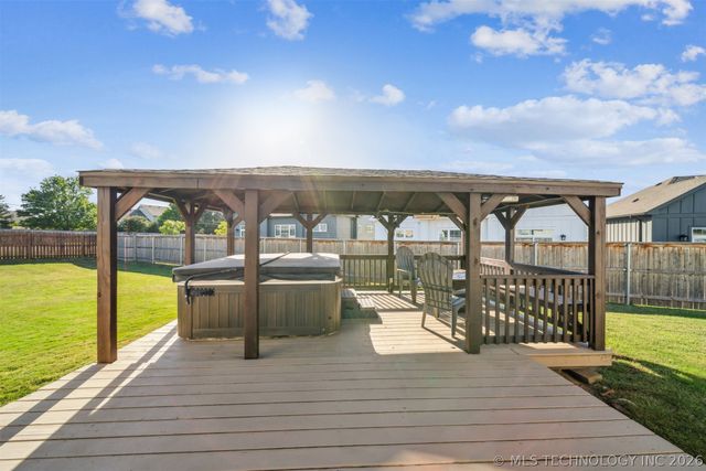 9608 N 100th East Avenue, Owasso, OK 74055