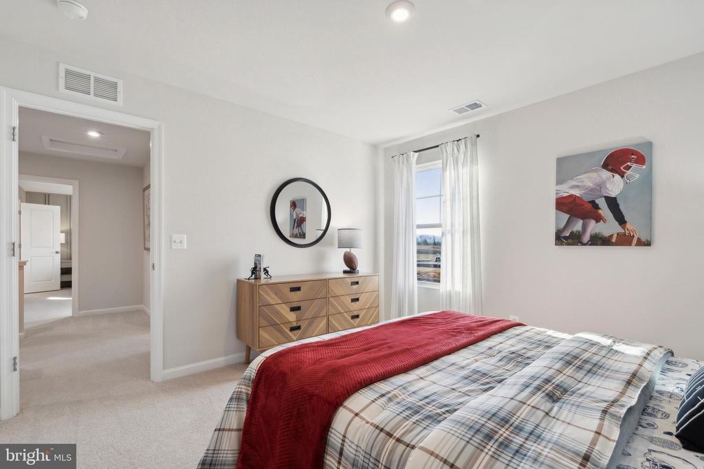 176 ANGUS RD, Charles Town, WV 25414