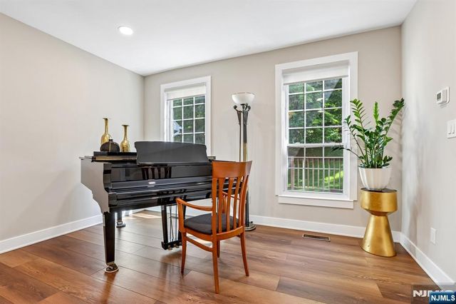 12 Clearwater Drive, Wayne, NJ 07470