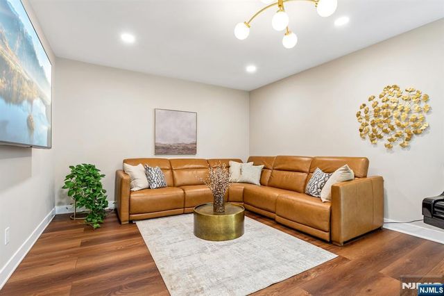 12 Clearwater Drive, Wayne, NJ 07470