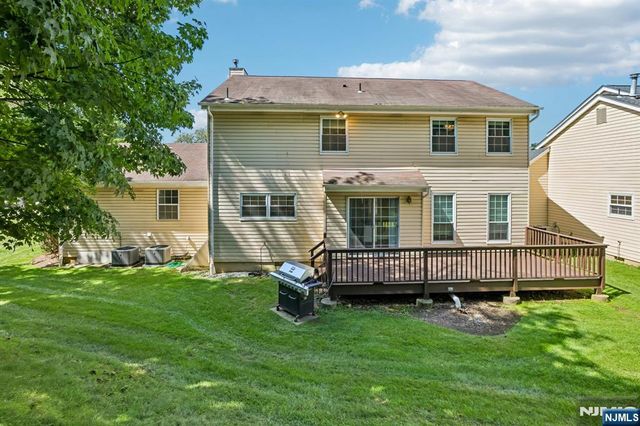 12 Clearwater Drive, Wayne, NJ 07470