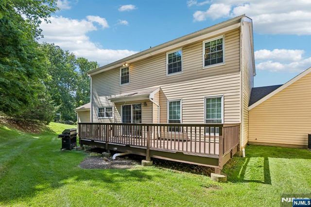12 Clearwater Drive, Wayne, NJ 07470
