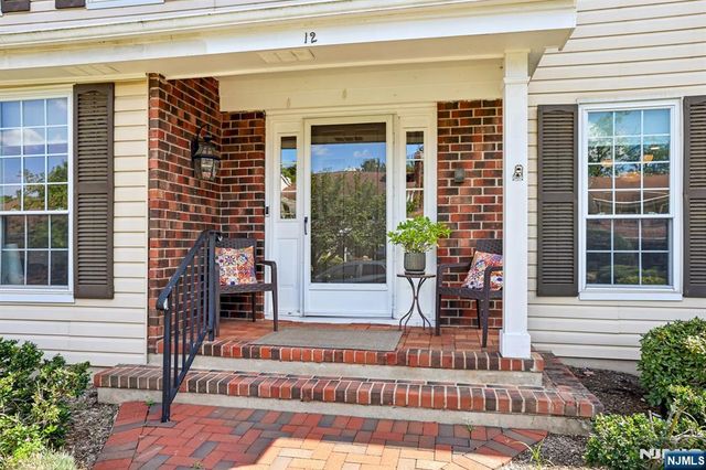 12 Clearwater Drive, Wayne, NJ 07470