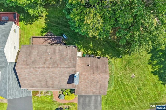 12 Clearwater Drive, Wayne, NJ 07470