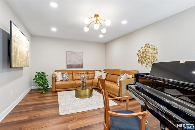 12 Clearwater Drive, Wayne, NJ 07470